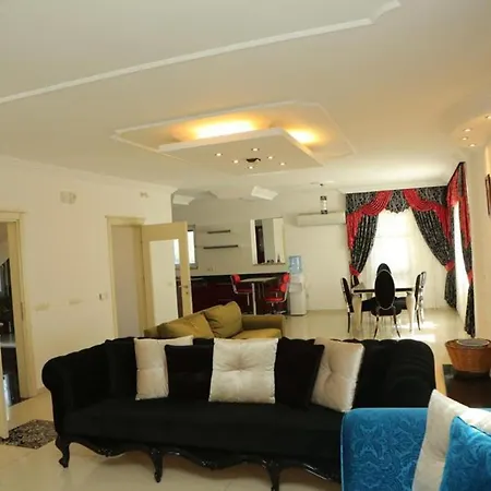 Villa Fireplace - Bbq - Sleeps 10 - Parking - Pool