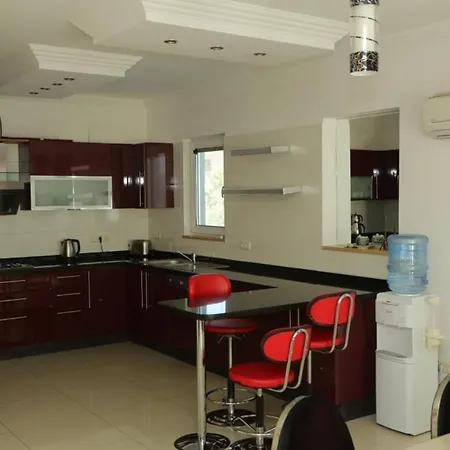 Fireplace - Bbq - Sleeps 10 - Parking - Pool Villa *