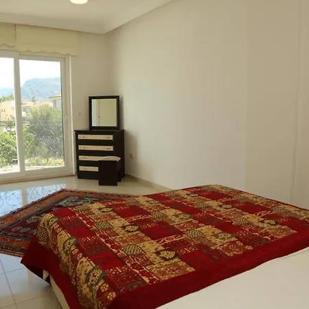 Fireplace - Bbq - Sleeps 10 - Parking - Pool Vila *