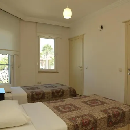 Villa Fireplace - Bbq - Sleeps 10 - Parking - Pool