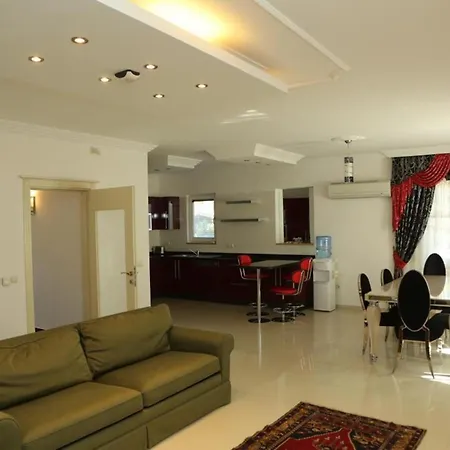 Fireplace - Bbq - Sleeps 10 - Parking - Pool Villa *