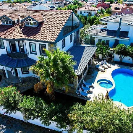 Vila Fireplace - Bbq - Sleeps 10 - Parking - Pool